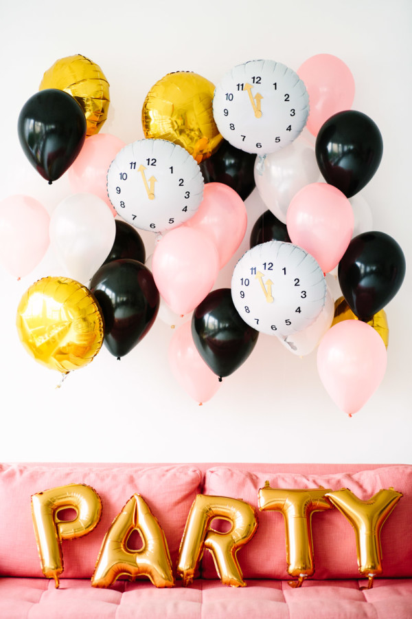 DIY Clock Balloons for New Year's Eve