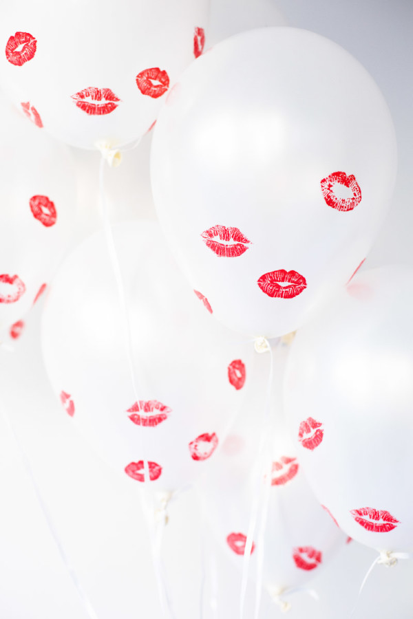 DIY Kissed Balloons