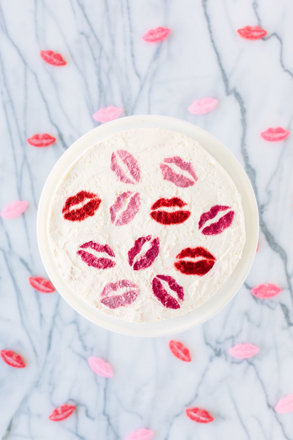 DIY Pucker Up Cake