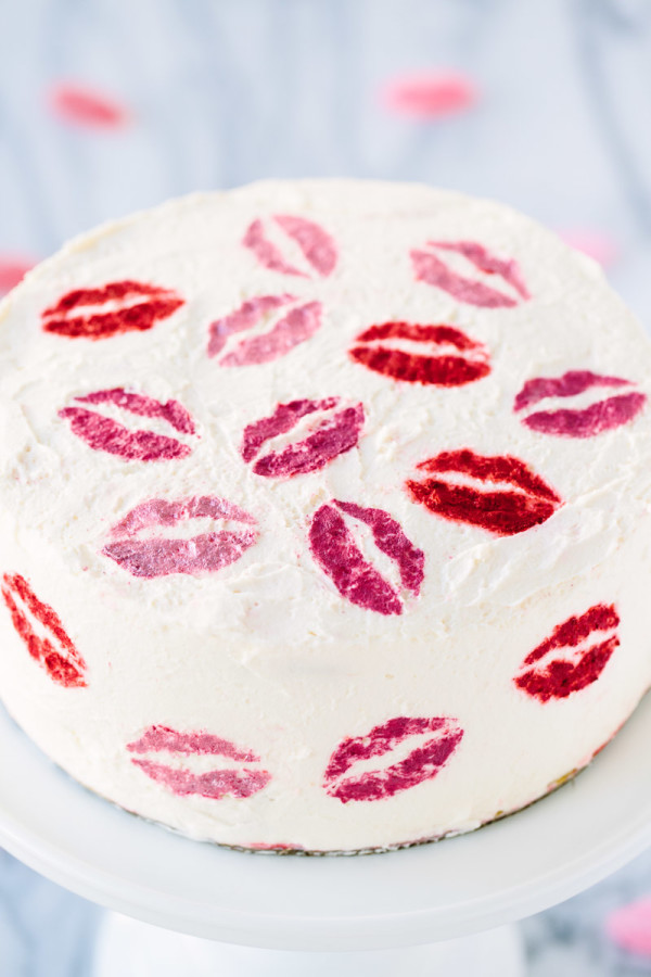 DIY Pucker Up Cake