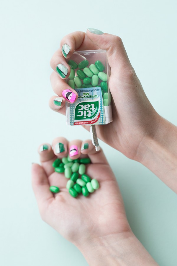 DIY Kiss Me I'm Irish Manicure