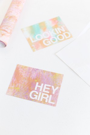 Card that says \"hey girl\"