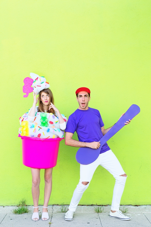 DIY Fro-yo and Fro-yo Guy Couples Costume | studiodiy.com