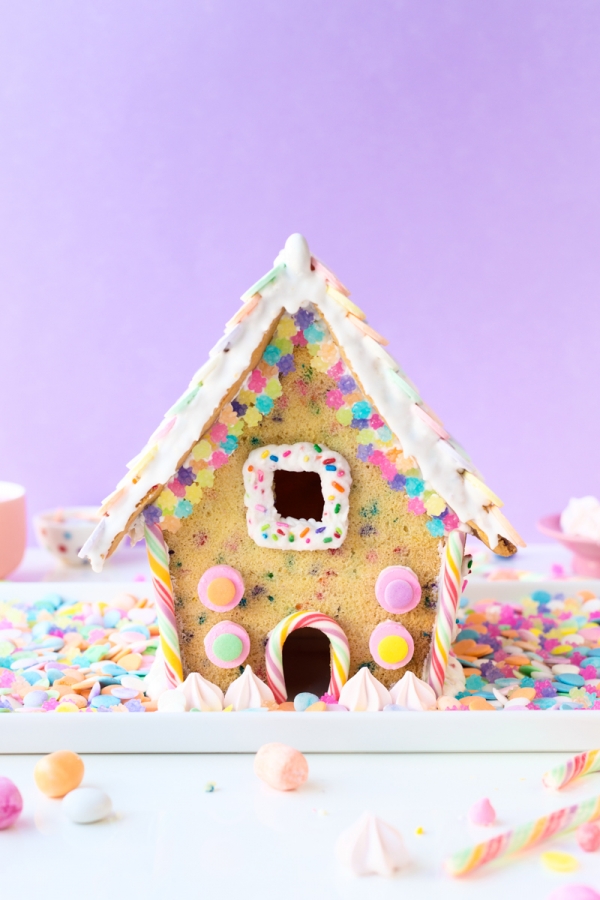 Funfetti "Gingerbread" House | studiodiy.com