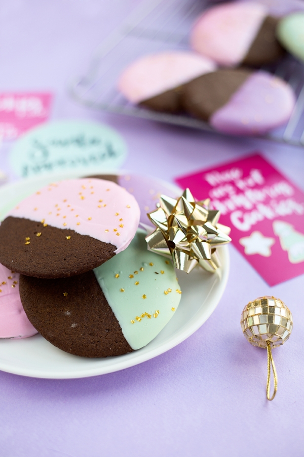 Color Dipped Gingerbread Cookies + Cookie Swap Printables | studiodiy.com