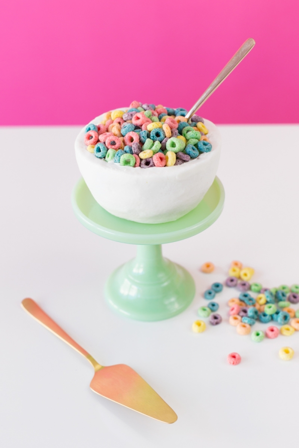 A cereal bowl cake