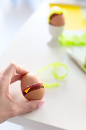 DIY Burger Easter Eggs | studiodiy.com