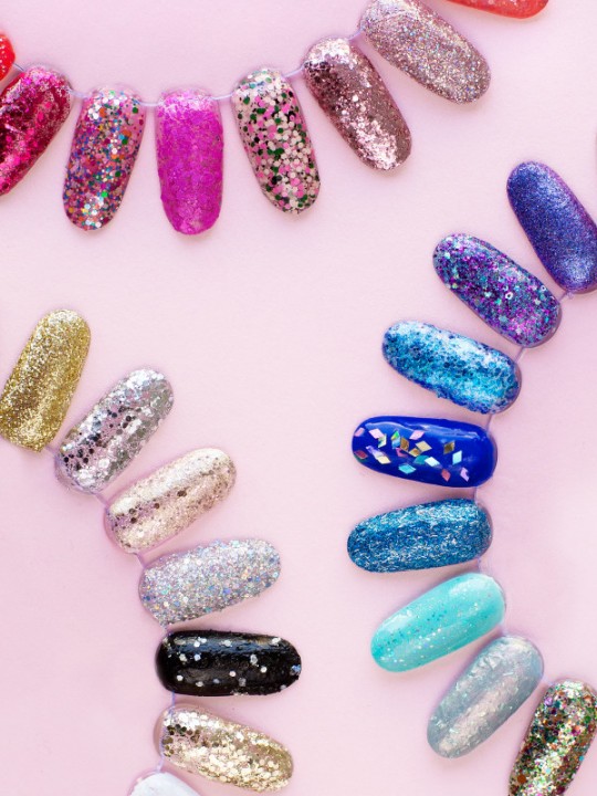 How To Remove Glitter Nail Polish (+ Our 30 Favorite Glitter Polishes!)