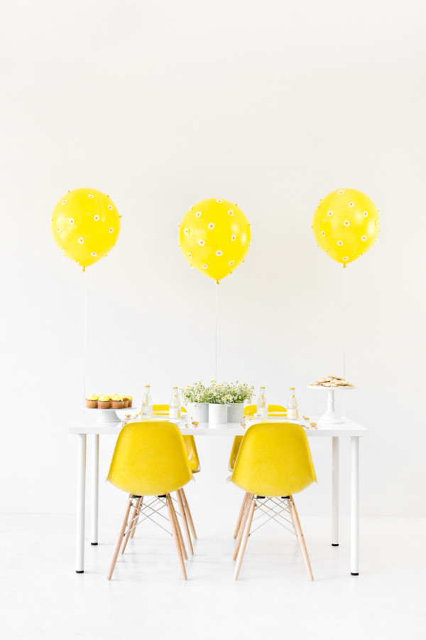 A Mod Daisy Party | studiodiy.com