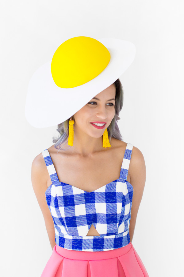 DIY Egg Hat | studiodiy.com