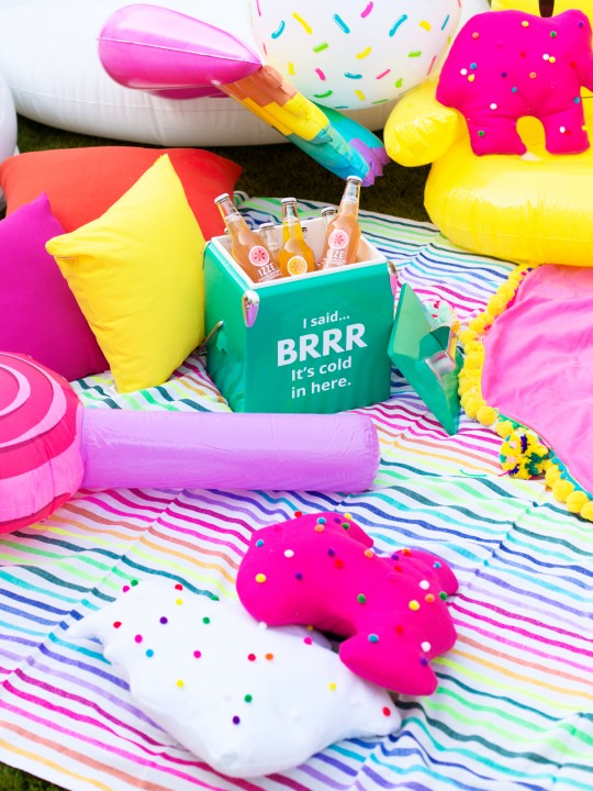 How To Throw A Colorful Backyard Movie Night!