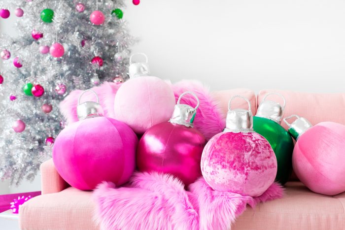 https://studiodiy.com/wp-content/uploads/2016/12/DIY-Ornament-Pillows-6-700x467.jpg