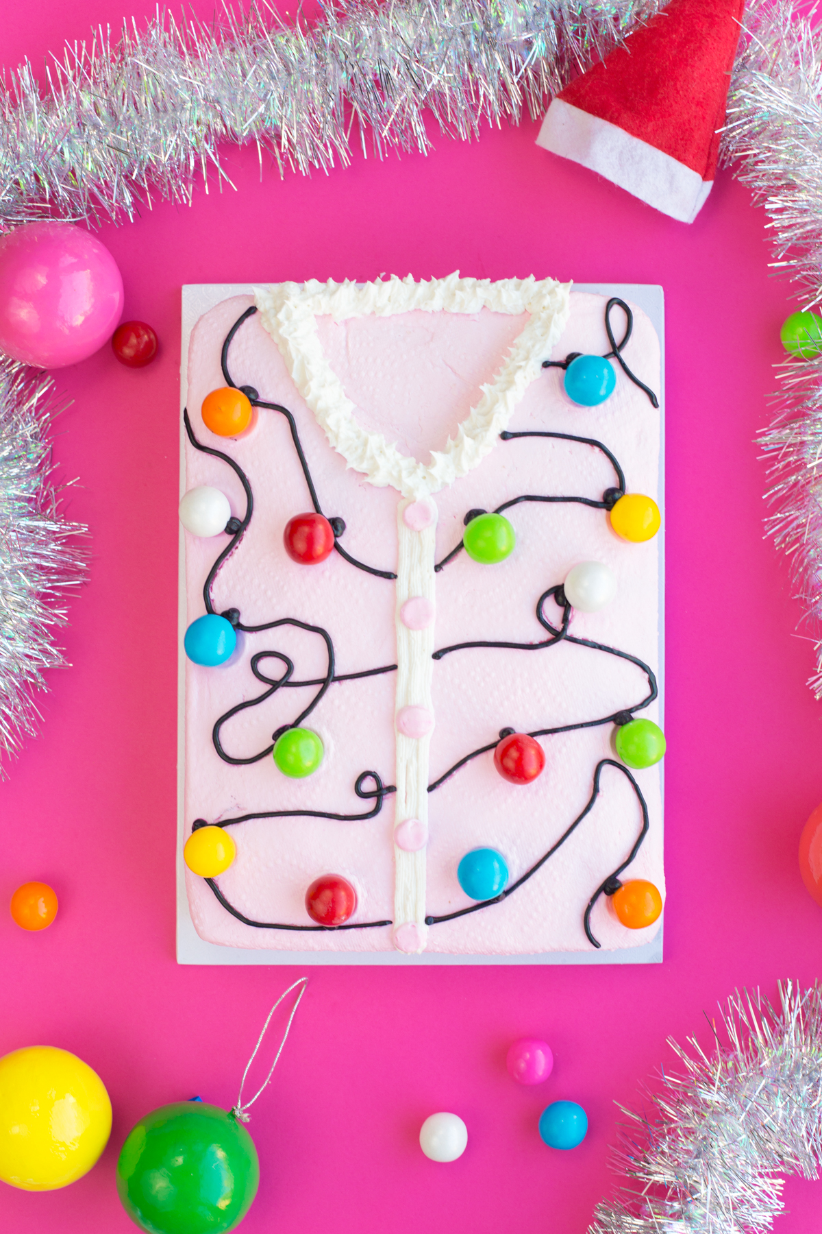 Ugly Christmas Sweater Cake - Studio DIY