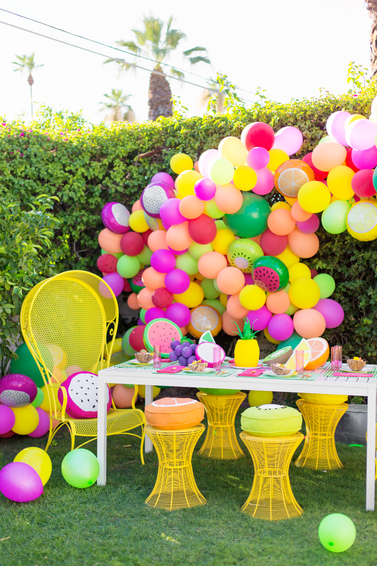 EVERYTHING You Need to Know About How to Make a Balloon Garland With  Fishing Line