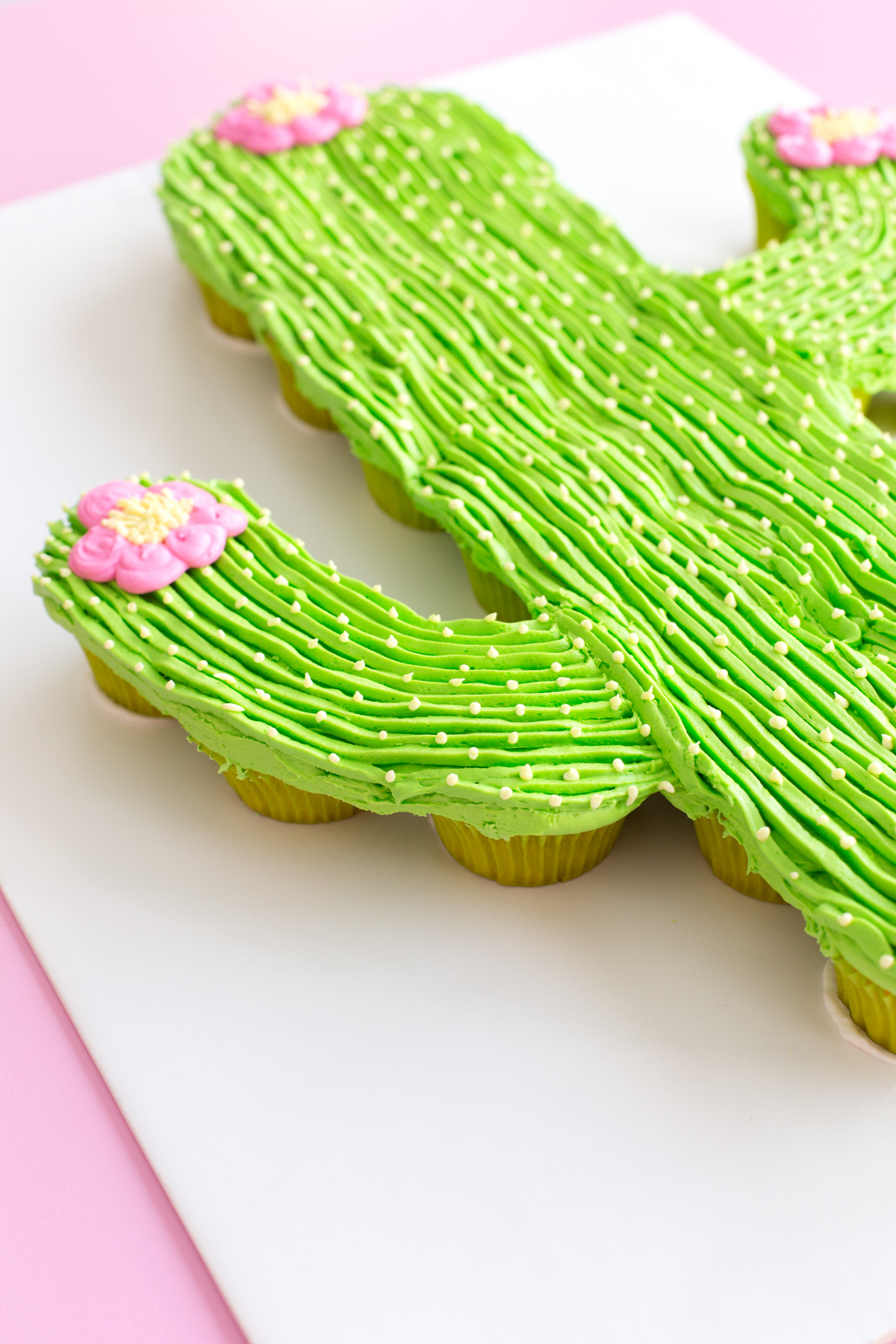 Cactus Pull-Apart Cupcake Cake - Cactus Cake | Studio DIY