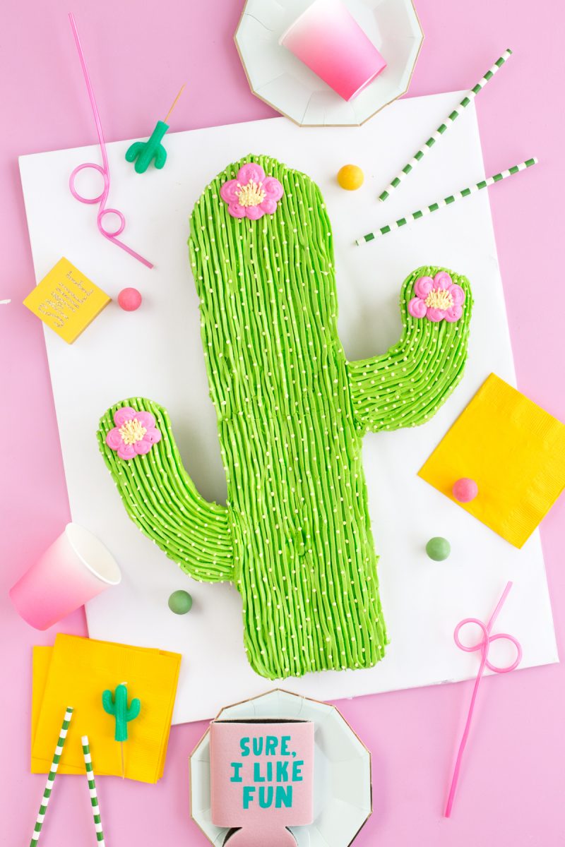 Cactus Pull-Apart Cupcake Cake - Cactus Cake | Studio DIY