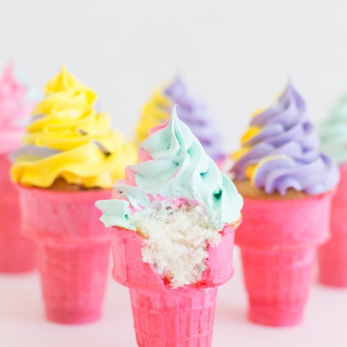 Baking cupcakes in discount cones