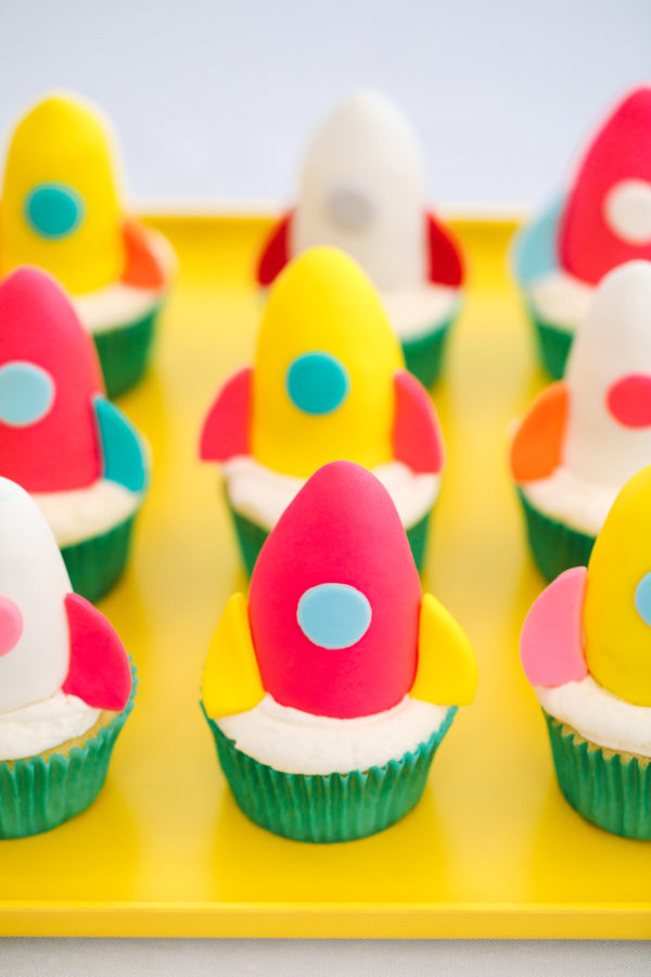 Cupcakes with rocketships