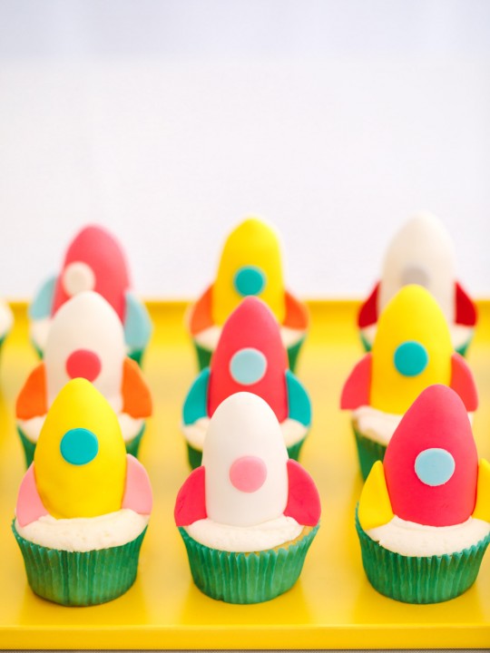 How To Make Space Cupcakes