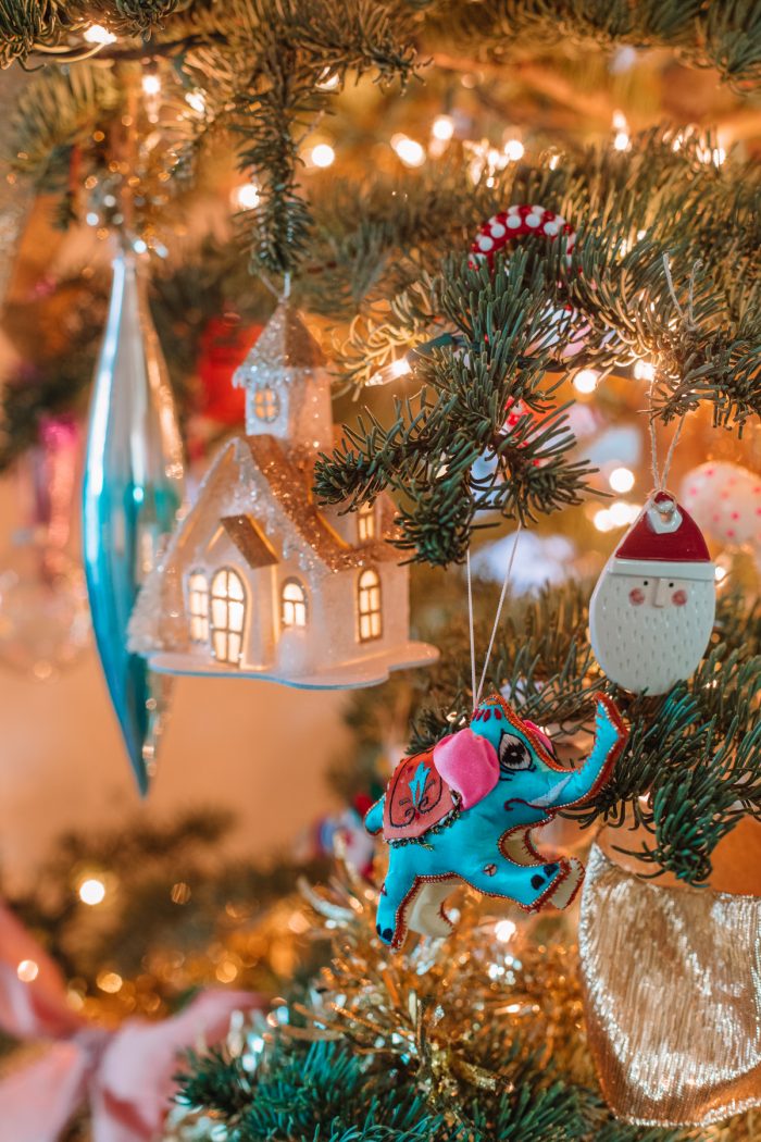 NEW ELF ON THE SHELF DEPARTMENT 56 2019 BOOKSHELF CHRISTMAS TREE ORNAMENT