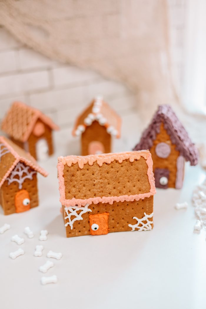 A house made of graham crackers  with frosting