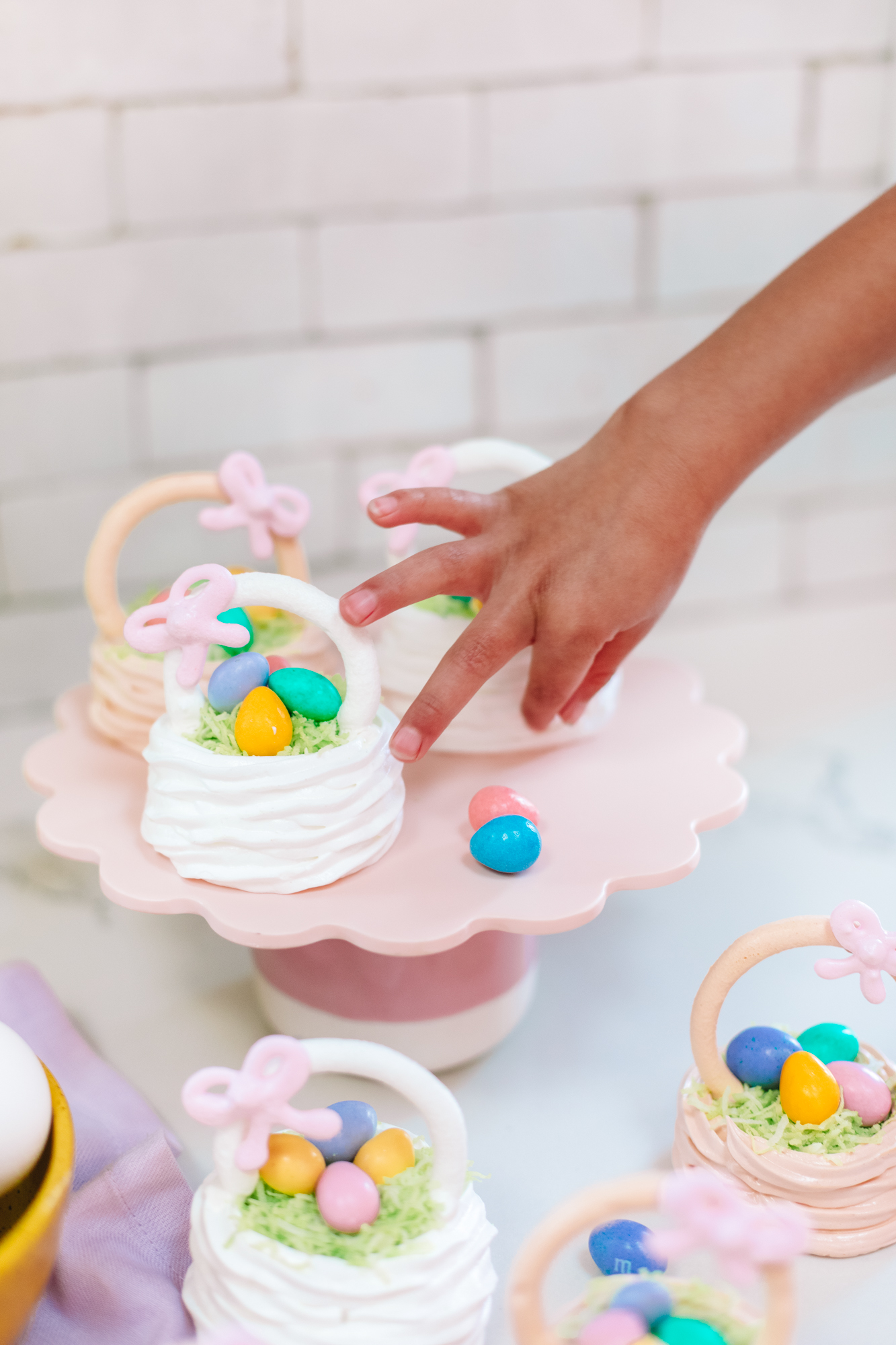 Meringue Easter Baskets - Studio DIY