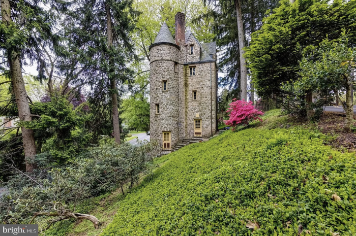 Pennsylvania Castle for Sale Exterior