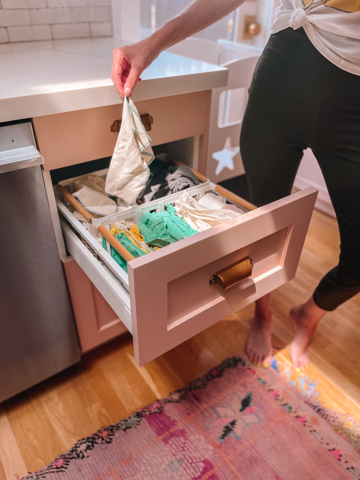 Should You Use a Dish Rag or Paper Towel to Wipe Down Kitchen Countertops?