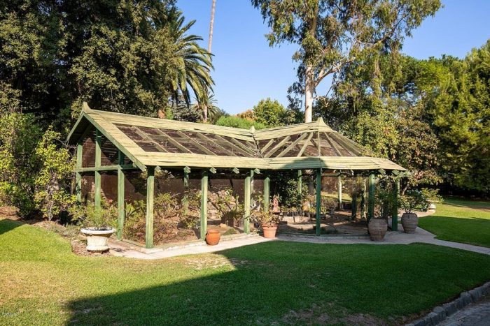 Victorian Home Altadena Greenhouse