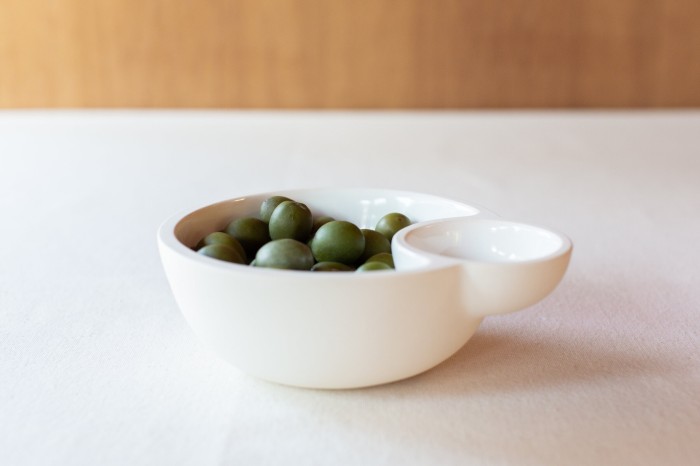 https://studiodiy.com/wp-content/uploads/2021/11/Double-Bowl-for-Olives-700x466.jpg