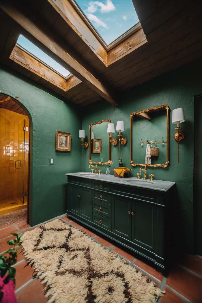 https://studiodiy.com/wp-content/uploads/2023/01/Dark-Green-Bathroom-41-700x1050.jpg