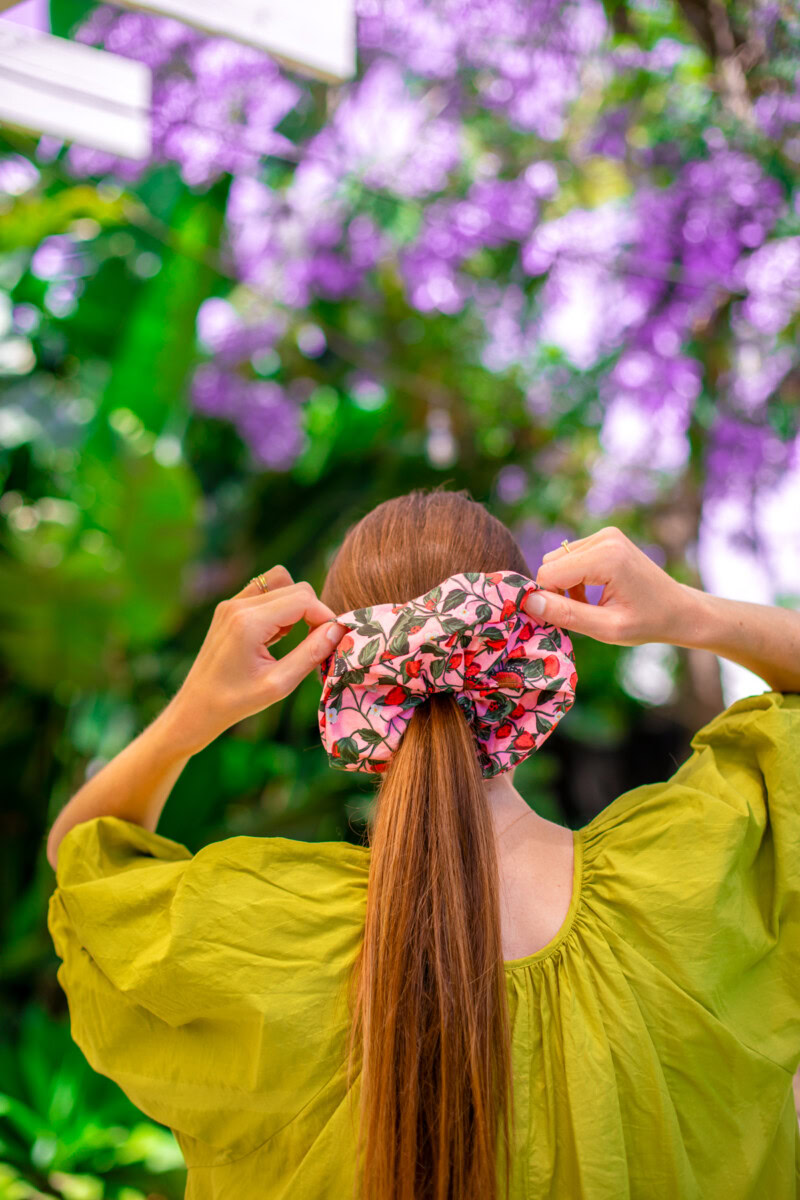 How To Make an Oversized Scrunchie - Studio DIY