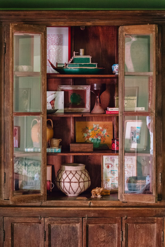Wood hutch styling