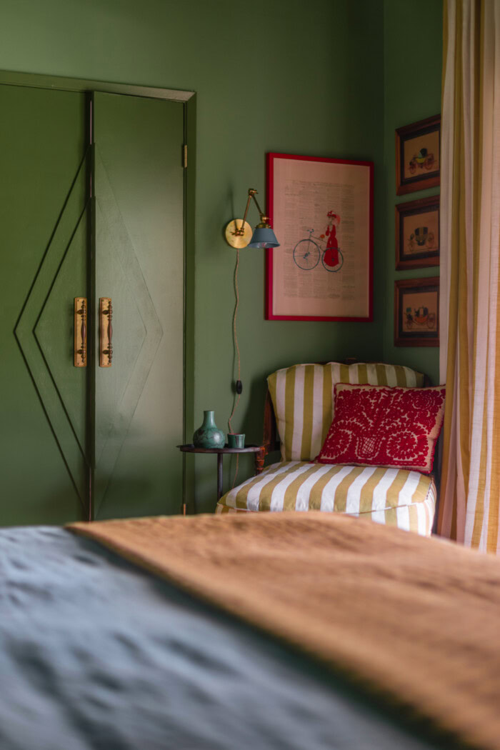 stripe chaise